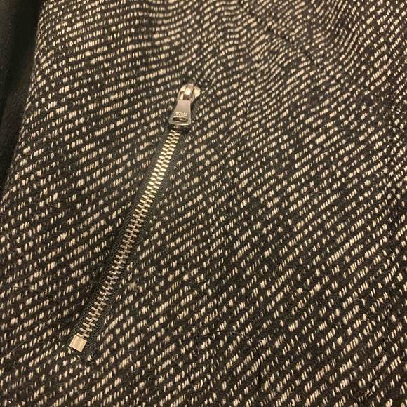 Beautiful GUESS wool dress coat. Brand new with tags. - Picture 7 of 8